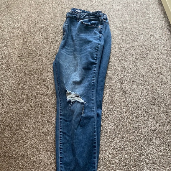 Jeans - Picture 2 of 4